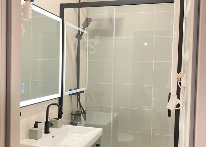 La Curiosité, Et Pop Et Chic ! Pensión